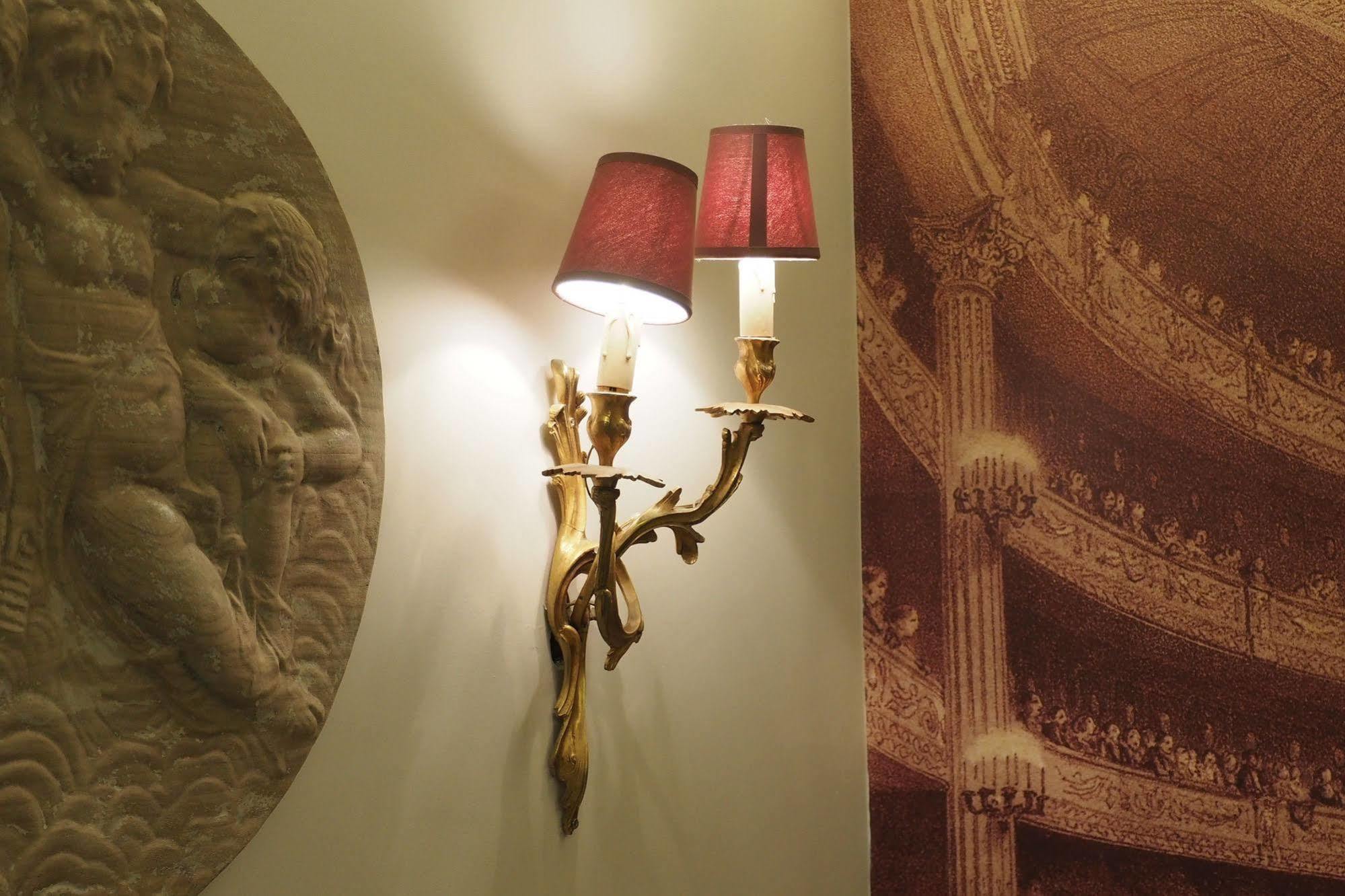 Palais Royal ChicSuites Paris Extérieur photo